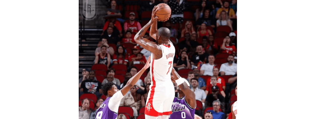 Durant accetta un taglio di stipendio per firmare un'estensione anticipata con i Rockets Durant accetta un taglio di stipendio per firmare un'estensione anticipata con i Rockets