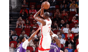 Durant accetta un taglio di stipendio per firmare un'estensione anticipata con i Rockets