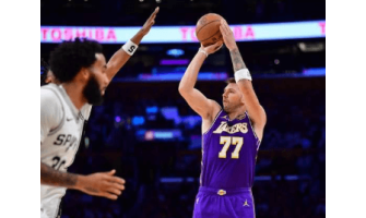 I Lakers sconfiggono di misura gli Spurs 118-116