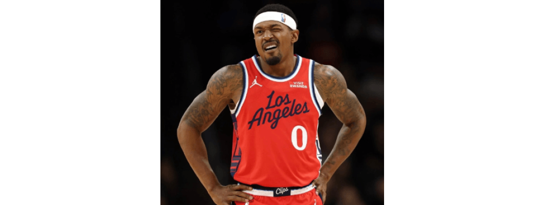 Bradley Beal accetta volontariamente una riduzione dello stipendio per vincere il campionato Bradley Beal accetta volontariamente una riduzione dello stipendio per vincere il campionato