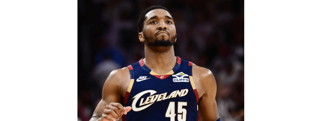 Donovan Mitchell ha dichiarato pubblicamente la sua intenzione di rimanere con i Cavaliers Donovan Mitchell ha dichiarato pubblicamente la sua intenzione di rimanere con i Cavaliers