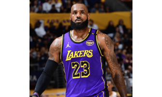 L'incertezza sulla prossima stagione di LeBron James ha attirato l'attenzione di tutta la lega