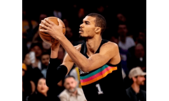 Victor Wimbanyama stabilisce un nuovo record NBA con 40 punti e 12 rimbalzi in 26 minuti